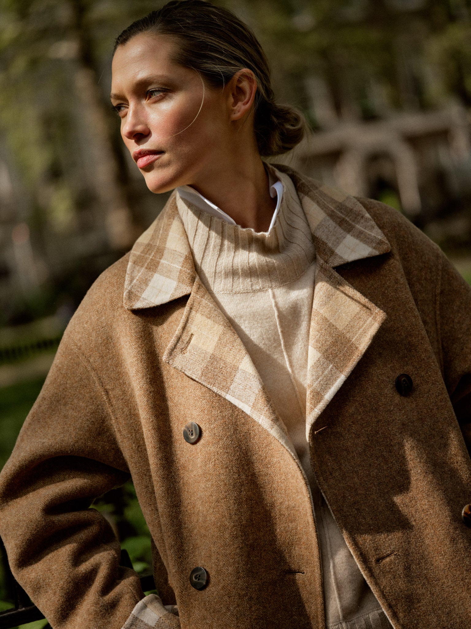Modelshot / Downtown Brown / Detail